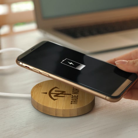 121394-trends-collection-magnetic-wireless-fast-charger-bamboo