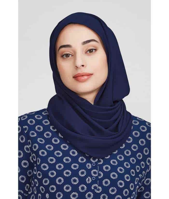 black-worn-CH248L-bizcare-womens-hijab